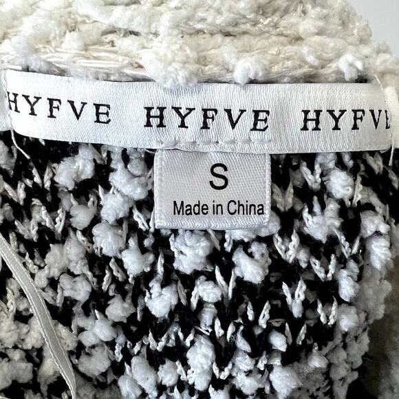 HYFVE Black White Oversized Popcorn Knit Button Down Cardigan Sweater Size Small - Picture 11 of 13